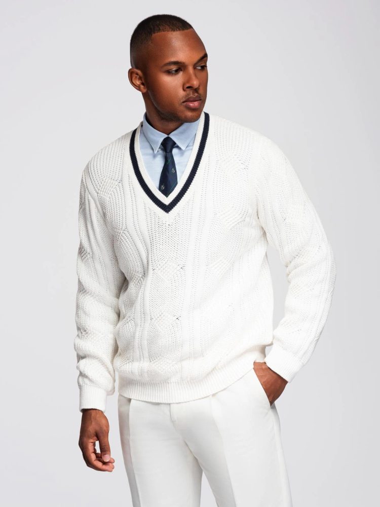 Levně Ombre Clothing Elegantní pletený svetr pro muže bílý v1 om-swcd-0126