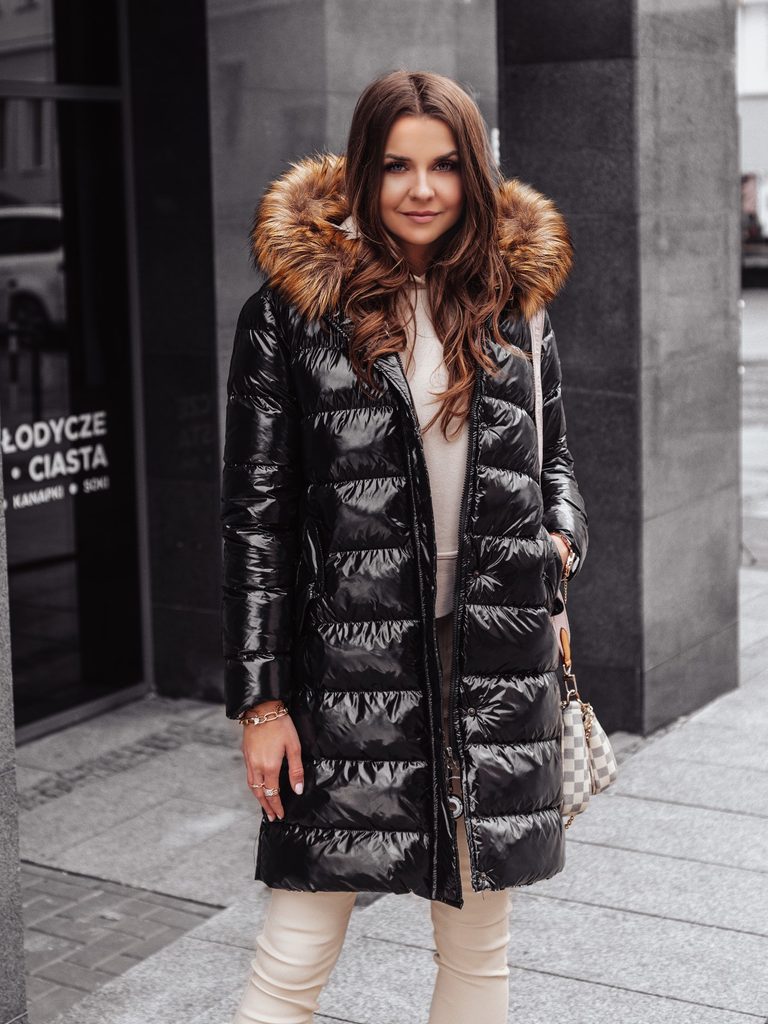 Originální dámská zimní bunda v černé barvě CLR018 - Budchlap.cz