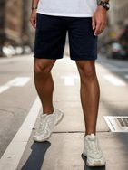 Pánské granátové šortky s kapsami na zip