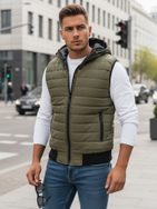 Trendy vesta s kapucí v zelené barvě