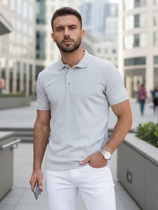 Jasně šedá polokošile v jednoduchém provedení