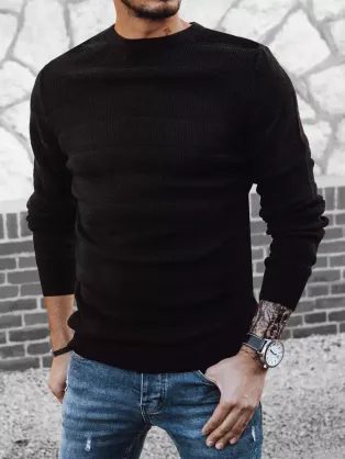 Atraktivní svetr v černé barvě