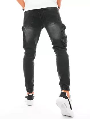 Kapsáčové černé džíny v moderním provedení