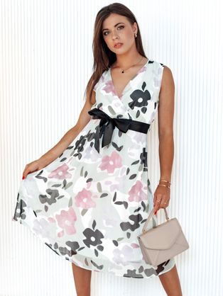 Bílé šaty v zajímavém provedení Caribbea