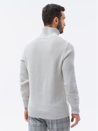 Atraktivní svetr v bílé barvě E194