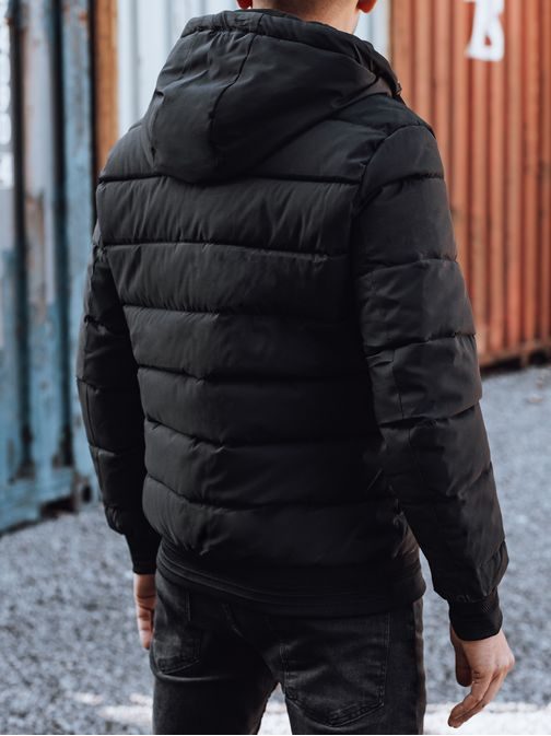 Trendy zimní bunda s kapucí v černém provedení