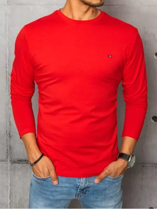 Jednoduché tričko v červeném provedení