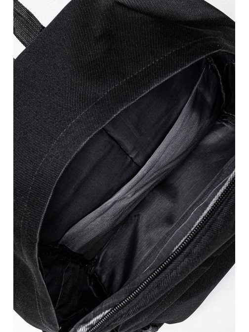 Nádherný batoh v černé barvě A276