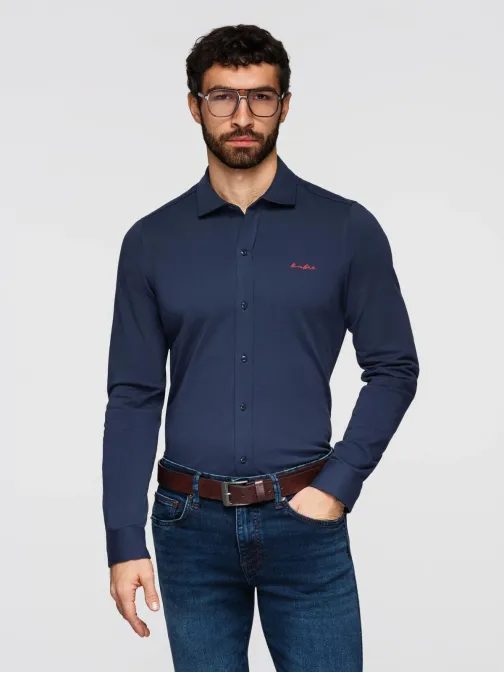 Tmavě modrá košile s aplikací V2 K697