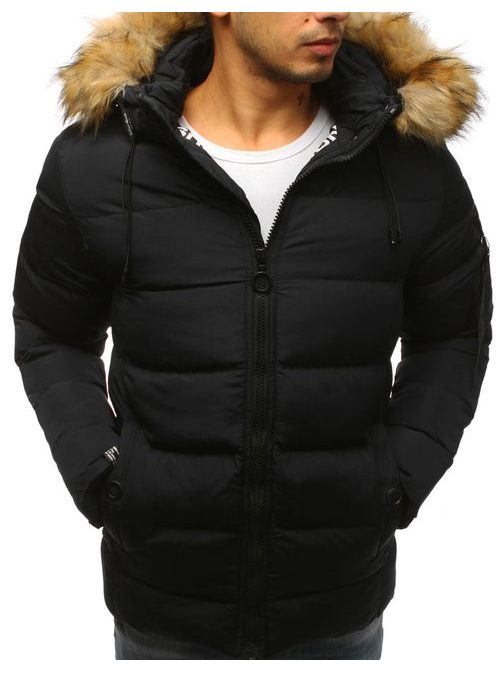 Jednoduchá zimní černá bunda s kapucí