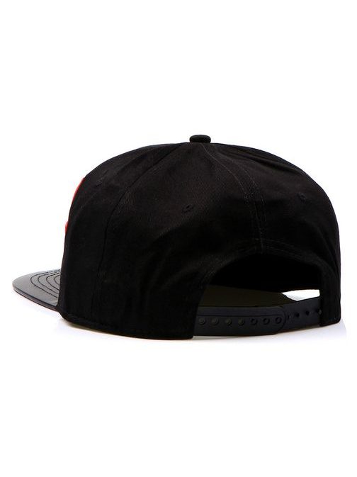 Moderní snapback kšiltovka černá s hvězdami