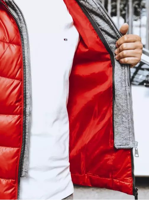 Červená prošívaná vesta s kapucí