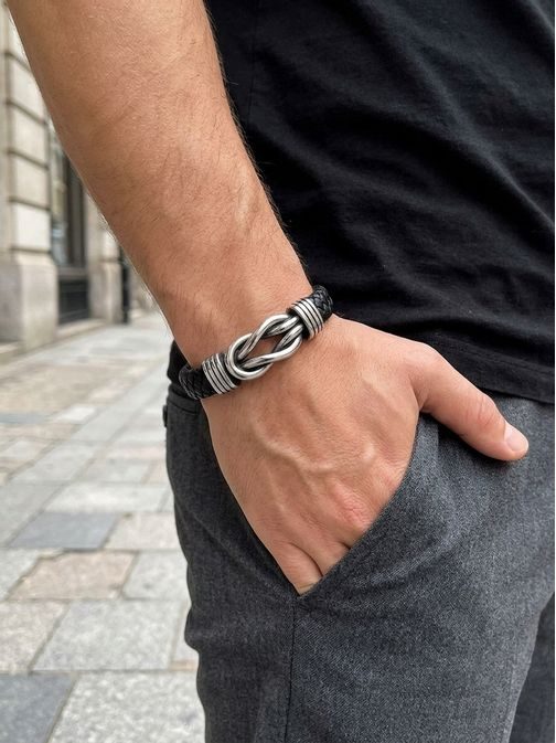 Elegantní černý náramek pro muže s uzlem