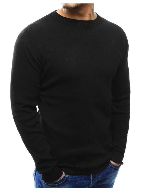 Jednoduchý černý moderní svetr