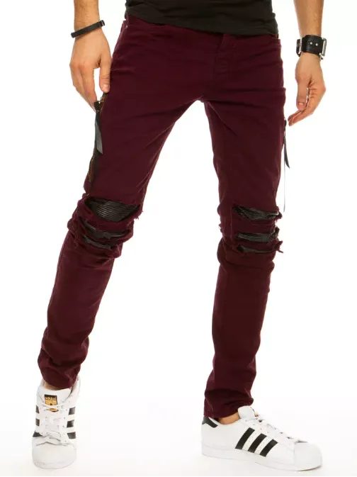Neobyčejné džíny v bordó barvě