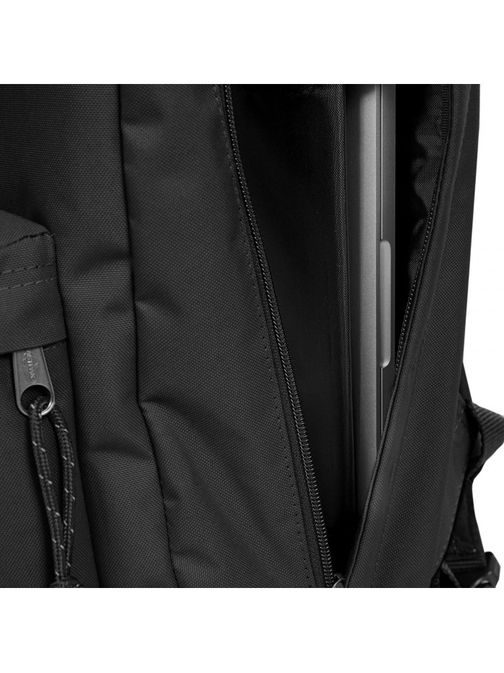 Černý batoh EASTPAK PADDED SLING'R