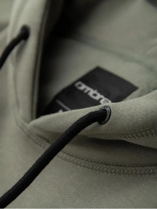 Cool khaki mikina s kapucí a nápisem na hrudi V2 OM-SSNZ-0241