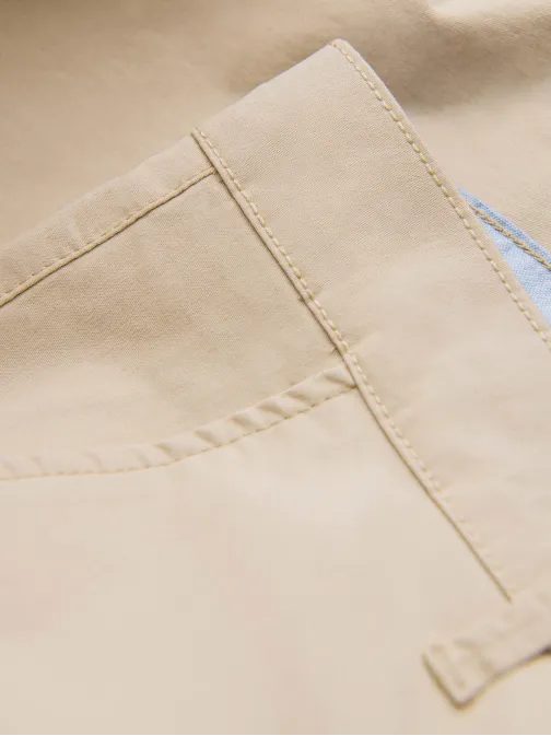 Pískové chinos kraťasy s lemem V10 W421