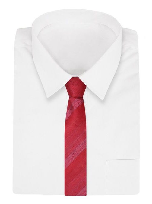 Červená kravata s jemným pruhováním