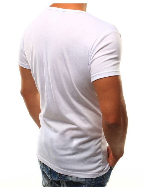 Jednoduché biele tričko