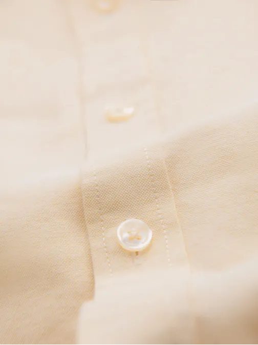 Trendy pánská pastelově žlutá košile s dlouhým rukávem V3 SHOS-0183