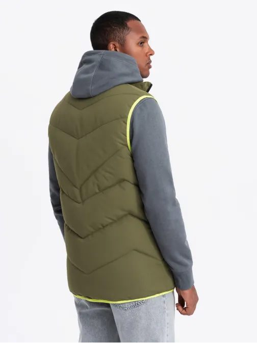 Trendy olivová prošívaná vesta V5 JAVJ-0210