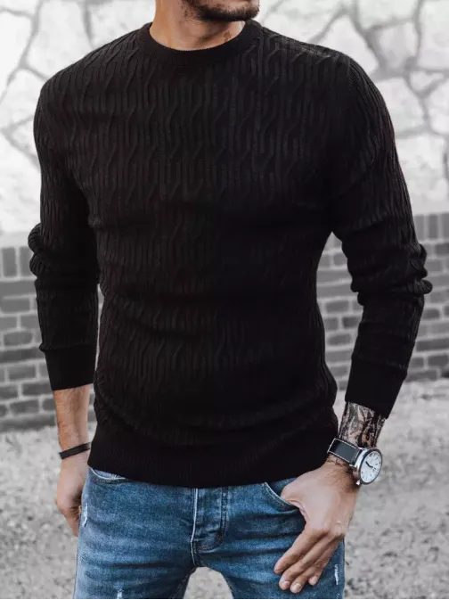 Zajímavý černý svetr