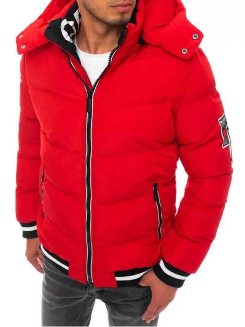 Moderní červená bunda na zimu