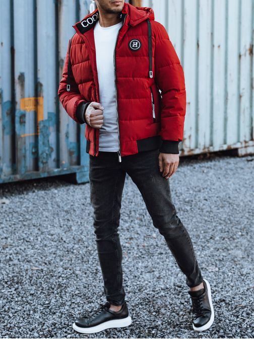Trendy zimní bunda s kapucí v bordó provedení