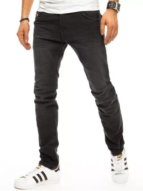 Trendové džíny v černém provedení