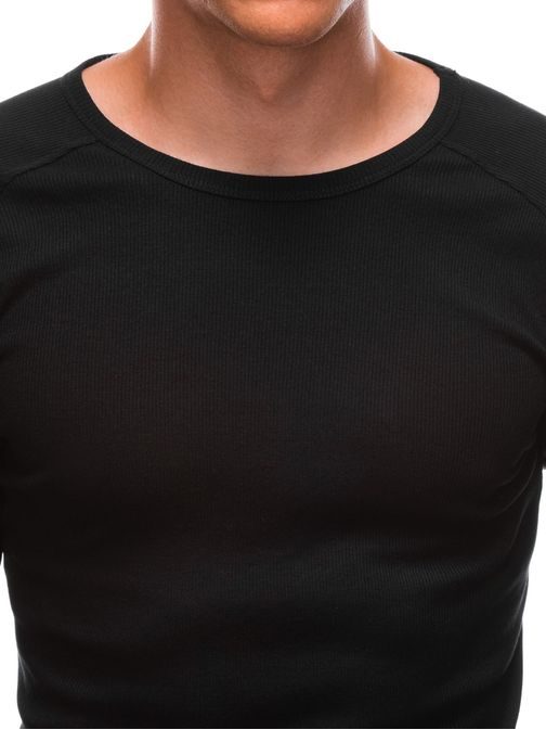 Pohodlné černé tričko s dlouhým rukávem L150