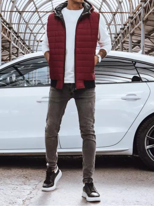 Trendy vesta s kapucí v bordó barvě