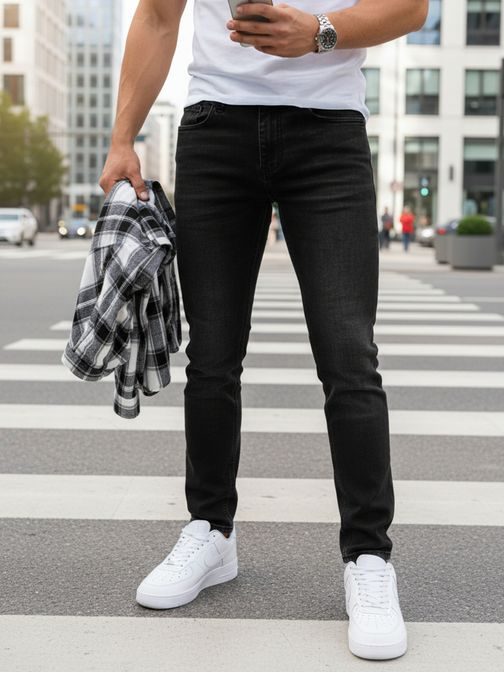 Moderní černé pánské džíny