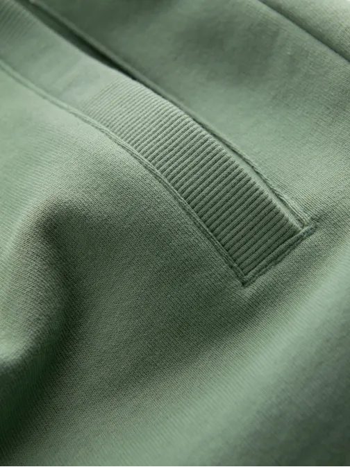 Zelené teplákové kraťasy V3 SRSK-0139