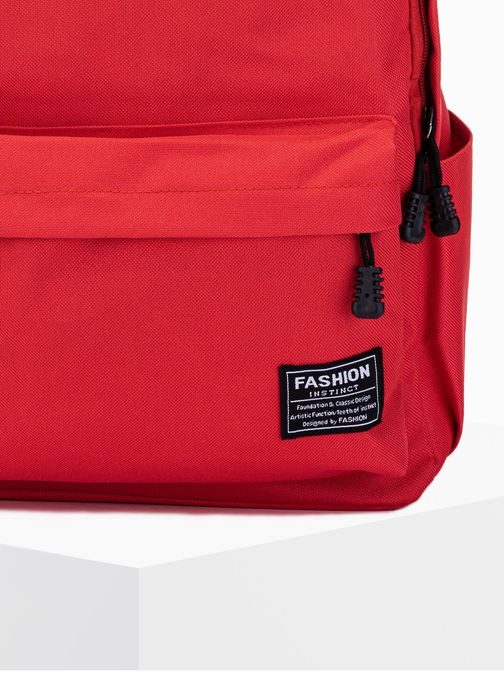 Nádherný batoh v červené barvě A276