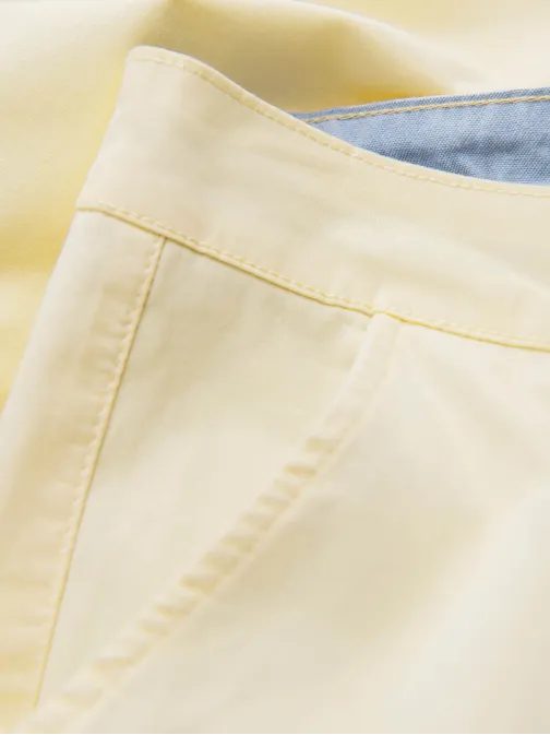 Žluté chinos kraťasy s lemem V7 W421
