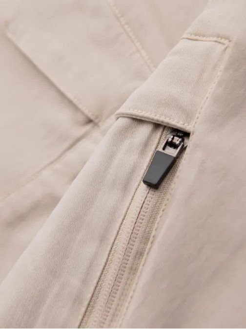 Volnočasové krémové kapsáčové šortky V1 SRCG-0194