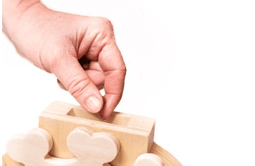 DŘEVĚNÝ HLAVOLAM CLOCK