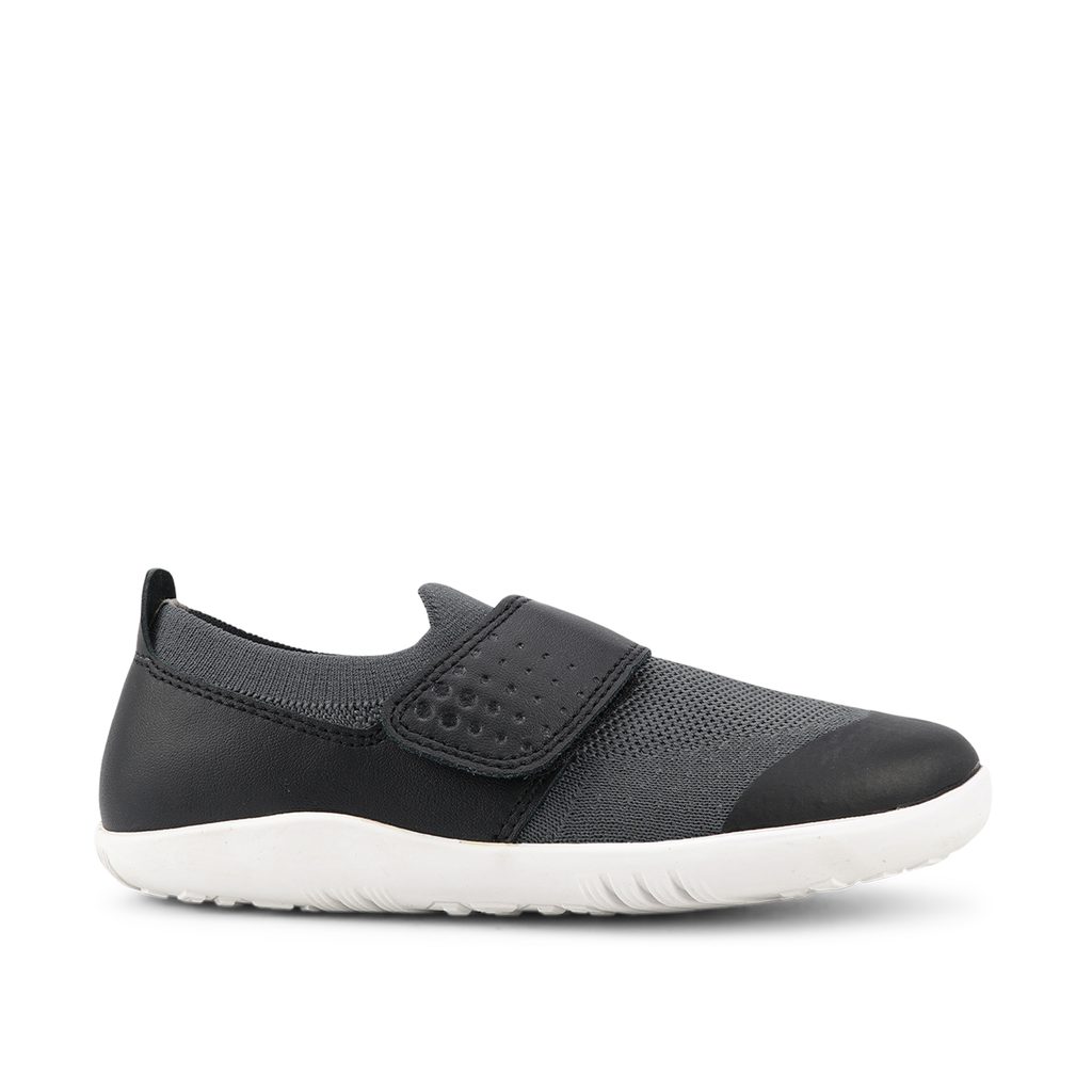 naBOSo – BOBUX DIMENSION III Black Charcoal K+ – Bobux – Sneakers –  Children – Zažijte pohodlí barefoot bot.
