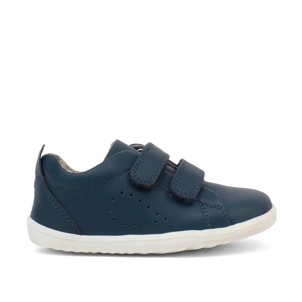 naBOSo – BOBUX GRASS COURT WATERPROOF Navy SU – Bobux – Sneakers – Children  – Experience the Comfort of Barefoot Shoes