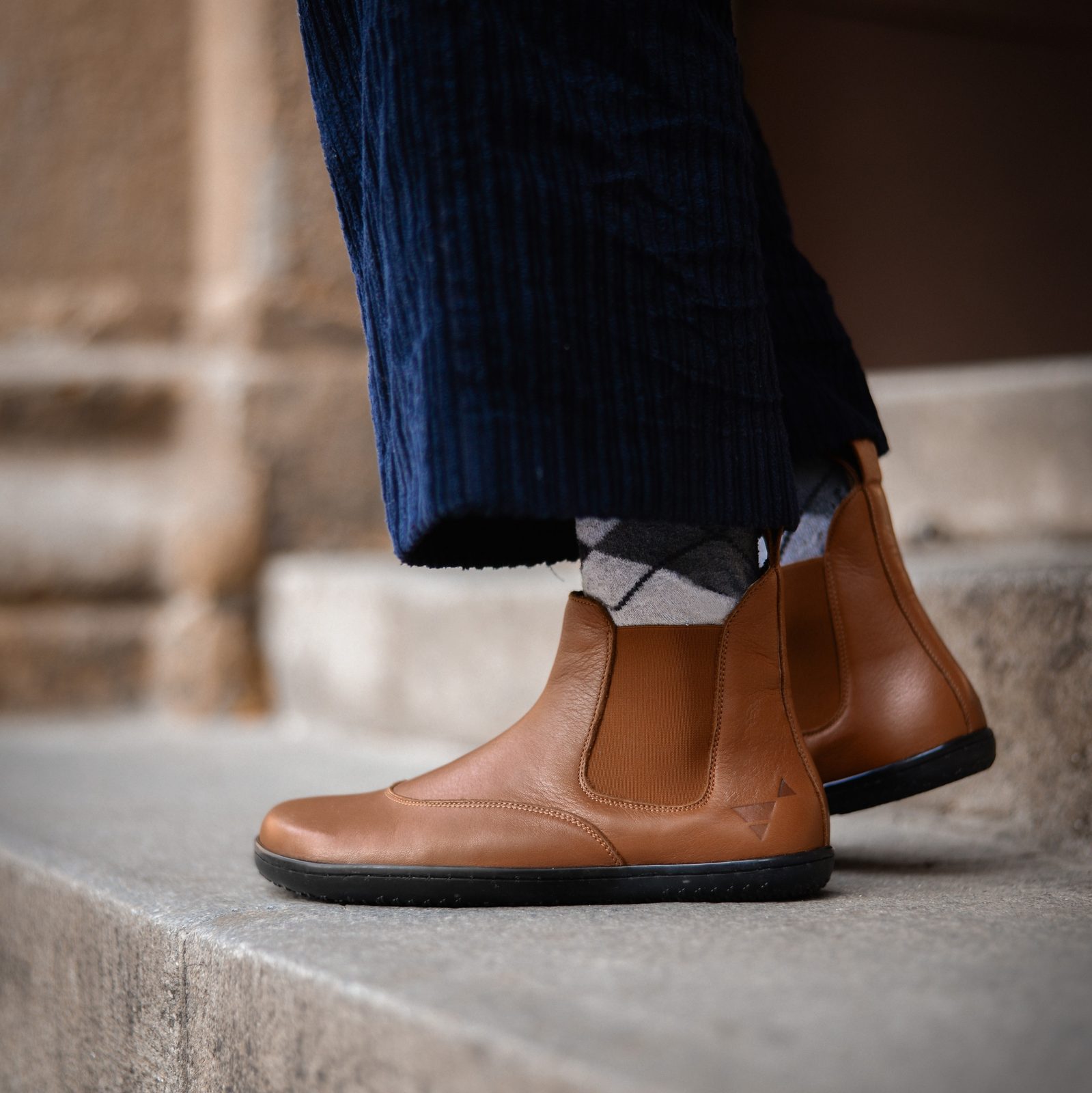 Barefoot chelsea boots 2025