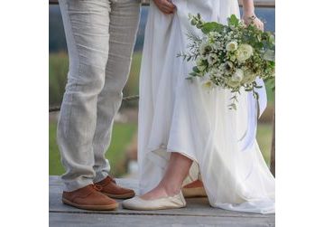 Čeká vás svatba? I svůj velký den můžete strávit v barefootech. A my vám poradíme, jak je vybrat