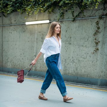 A Guide to Walking in Barefoot Shoes: Tips For Striding with Ease