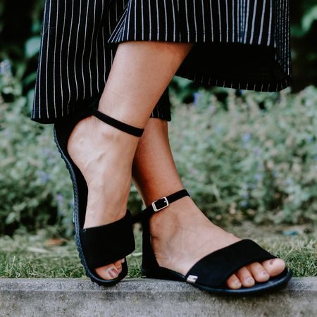 LEGUANO JARA Black 1
