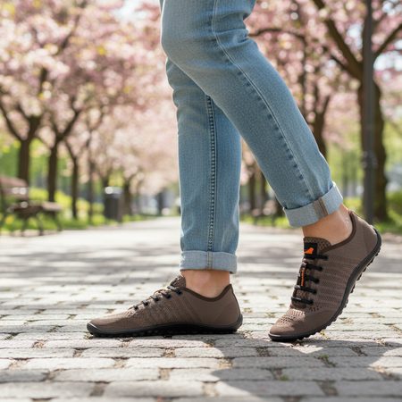 LEGUANO GO Maroon | Barefoot Trainers