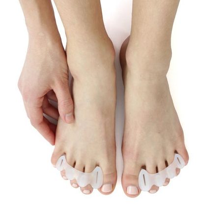 CORRECT TOES 1