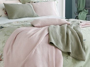 Vandyck Luxusní přehoz na postel Home Piqué waffle Light Olive