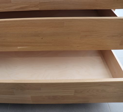 Komoda z masivu Tversted dub cink - výstavní kus