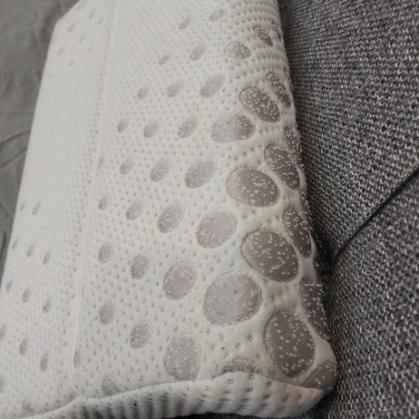 Anatomický polštář DREAMPUR® Grey dots profilovaný 30x50cm - VÝSTAVNÍ KUS