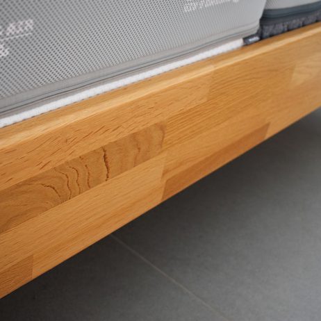 Dubová postel Duos 2,5 cm masiv cink - výstavní kus